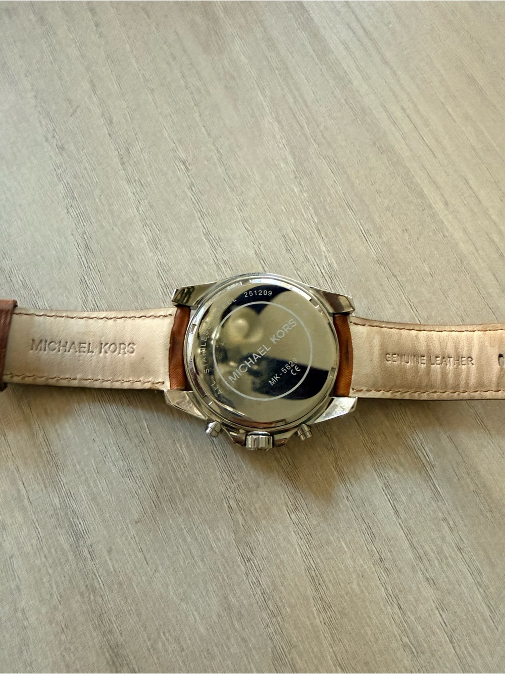 Michael Kors watch collection! Brown Leather & Two-Tone Gold/Silver Watch Trio - Picture 3 of 8